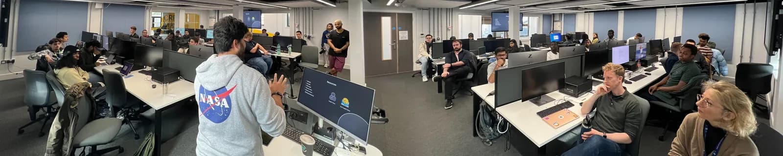 DApp In a Day Workshop #3 - Roehampton University